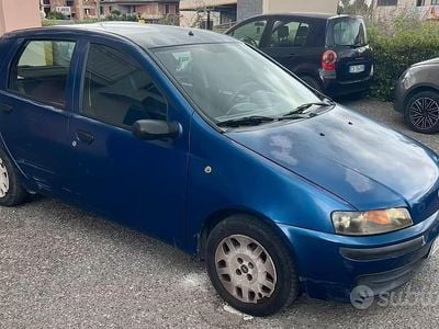 Usata Fiat Punto 60 CV (44 kW) 2002 Blu Utilitaria