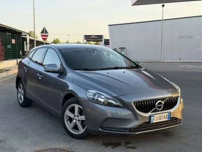 Usata Volvo V40 Kinetic 120 CV (88 kW) 2017 Berlina