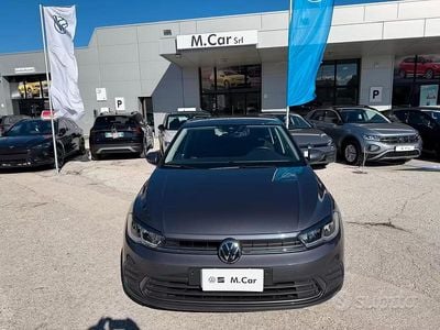 Usata VW Polo Life 90 CV (66 kW) 2024 Smoky grey metallizzato Utilitaria