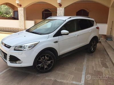 Usata Ford Kuga 140 CV (102 kW) 2013 Bianco SUV