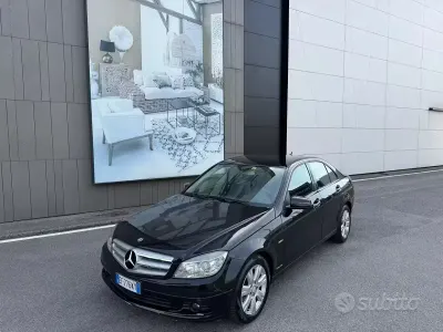 Usata Mercedes C220 Avantgarde 170 CV (125 kW) 2010 Nero Berlina