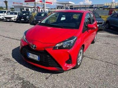 Usata Toyota Yaris Active 72 CV (52 kW) 2019 Rosso Utilitaria