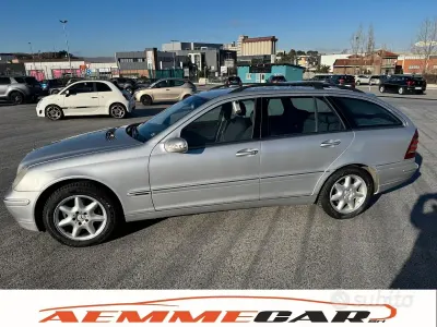 Usata Mercedes C220 Classic 143 CV (105 kW) 2001 Grigio Station wagon