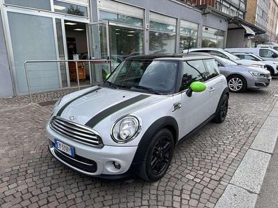 Usata Mini Cooper D 111 CV (81 kW) 2012 White silver Utilitaria