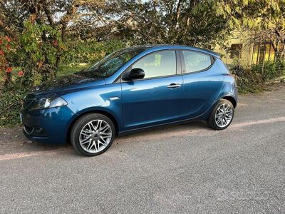 usata Lancia Ypsilon gold