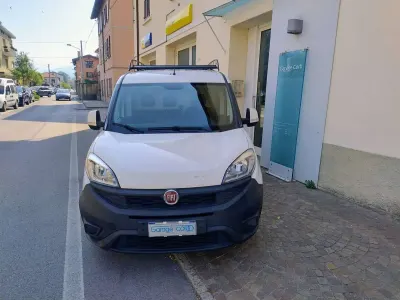 Usata Fiat Doblò Active 84 CV (61 kW) 2017 Bianco Monovolume