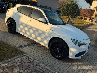 Usata Alfa Romeo Stelvio Veloce 209 CV (153 kW) 2021 Bianco SUV