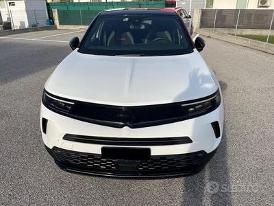 Usata Opel Mokka 131 CV (96 kW) 2023 Bianco SUV