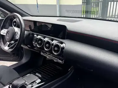Usata Mercedes A180 Premium 116 CV (85 kW) 2018 Berlina