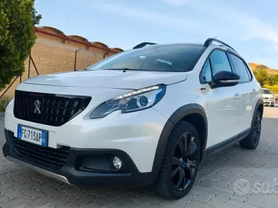 Usata Peugeot 2008 GT-line 120 CV (88 kW) 2017 Bianco SUV