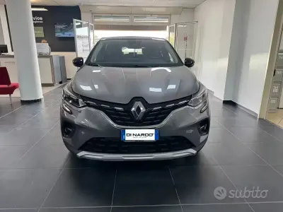 Usata Renault Captur Techno 101 CV (74 kW) 2023 Grigio SUV