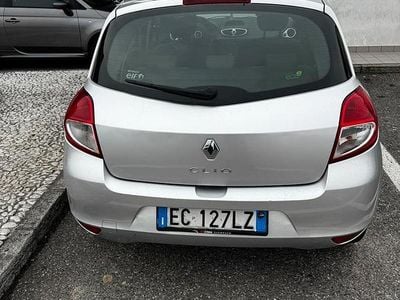 Usata Renault Clio III 85 CV (62 kW) 2010 Grigio Berlina
