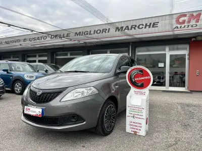 Usata Lancia Ypsilon Silver 69 CV (50 kW) 2023 Grigio Utilitaria