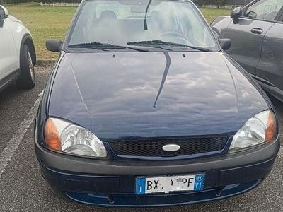 Usata Ford Fiesta 75 CV (55 kW) 2002 Blu Utilitaria