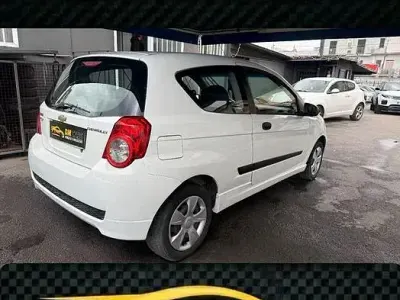 Usata Chevrolet Aveo 82 CV (60 kW) 2010 Bianco Berlina