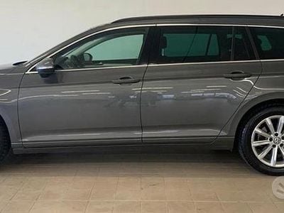 Usata VW Passat Comfortline 120 CV (88 kW) 2016 Grigio Station wagon