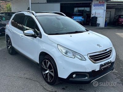 Usata Peugeot 2008 S 120 CV (88 kW) 2015 Bianco SUV
