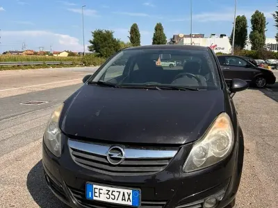Usata Opel Corsa 85 CV (62 kW) 2011 Nero Utilitaria