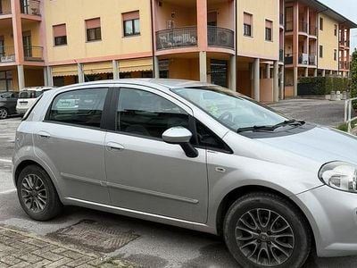 Usata Fiat Grande Punto 65 CV (47 kW) 2012 Grigio Utilitaria