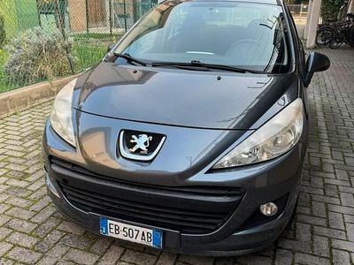 Verde Usata 2011 Peugeot 207 Berlina | 3000 € (Ottimo prezzo)