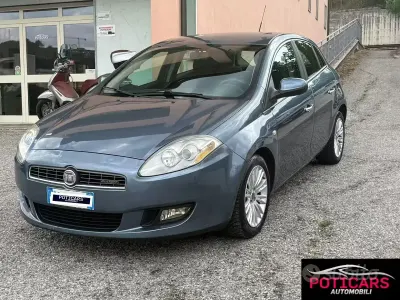 Usata Fiat Bravo Dynamic 120 CV (88 kW) 2008 Bluazzurro Utilitaria