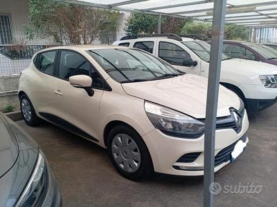 Usata Renault Clio IV Intens 75 CV (55 kW) 2016 Beige Berlina