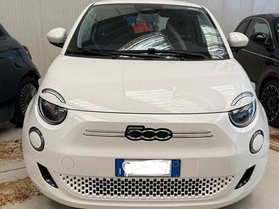 Second-hand Fiat 500e 42 kW (58 CP) 2022 Alb