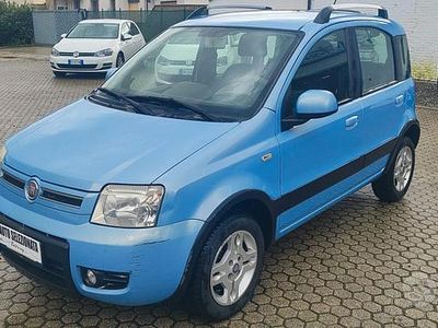 Usata Fiat Panda Climbing 60 CV (44 kW) 2010 Blu Utilitaria
