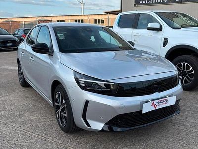 Usata Opel Corsa 100 CV (73 kW) 2025 Argento Utilitaria