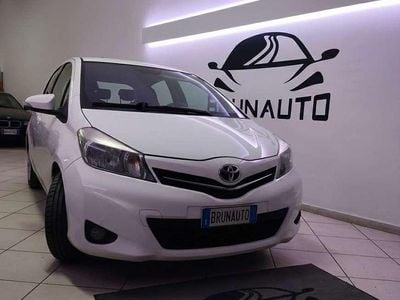 Usata Toyota Yaris 90 CV (66 kW) 2012 Utilitaria