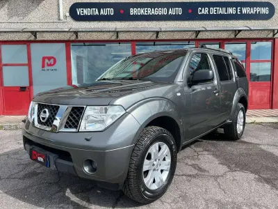 Używany Nissan Pathfinder 171 KM (125 kW) 2006 Szary SUV