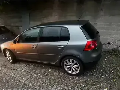 Begagnad VW Golf V 102 HK (75 kW) 2007 Grå Sedan