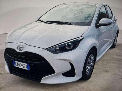 Usata Toyota Yaris Hybrid Active 92 CV (67 kW) 2025 Bianco Utilitaria