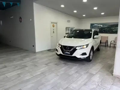 Usata Nissan Qashqai Tekna 110 CV (80 kW) 2018 Bianco SUV