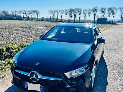 Usata Mercedes A180 116 CV (85 kW) 2019 Nero Berlina
