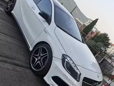 Usata Mercedes A200 AMG 136 CV (100 kW) 2014 Bianco Utilitaria