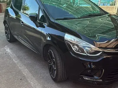 Usata Renault Clio 90 CV (66 kW) 2019 Nero Utilitaria