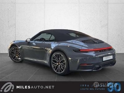 Usata Porsche 911 Carrera Cabriolet 394 CV (289 kW) 2024 Grigio Cabrio