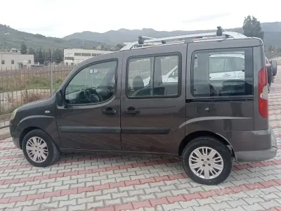 Käytetty Fiat Doblò 85 HP (62 kW) 2006 Harmaa Tila-auto