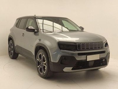 Begagnad Jeep Avenger Summit 101 HK (74 kW) 2024 Grå SUV
