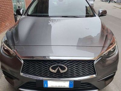 Infiniti Q30