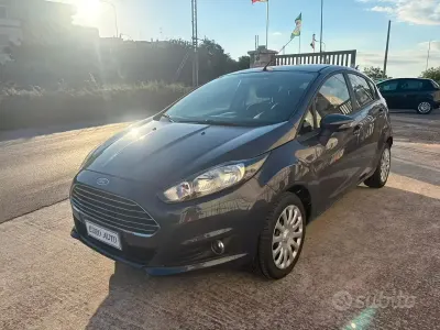 Usata Ford Fiesta Titanium 75 CV (55 kW) 2013 Blu Berlina