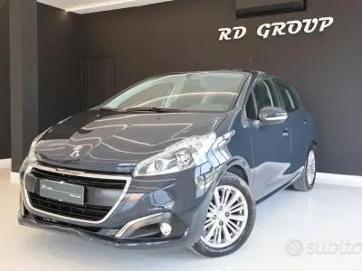 Usata Peugeot 208 Active 83 CV (61 kW) 2018 Nero Utilitaria