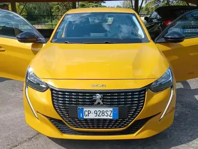 Usata Peugeot 208 Active 75 CV (55 kW) 2023 Giallo Utilitaria