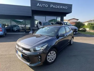 Usata Kia Rio Active 84 CV (61 kW) 2017 Grigio Berlina