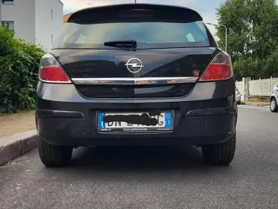 Usata Opel Astra Sport 60 CV (44 kW) 2008 Blu Berlina