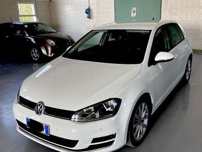 Usata VW Golf VII Highline 110 CV (80 kW) 2015 Berlina
