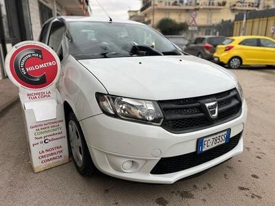 Usata Dacia Sandero Lauréate 75 CV (55 kW) 2016 Bianco Berlina
