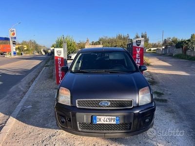 Usata Ford Fusion 90 CV (66 kW) 2009 Nero Utilitaria