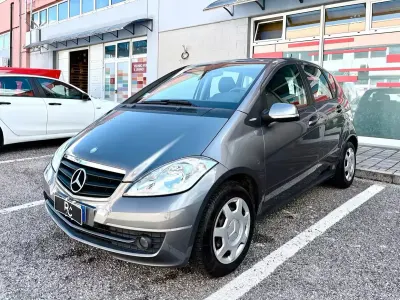Begagnad Mercedes A160 95 HK (69 kW) 2012 Grå Sedan